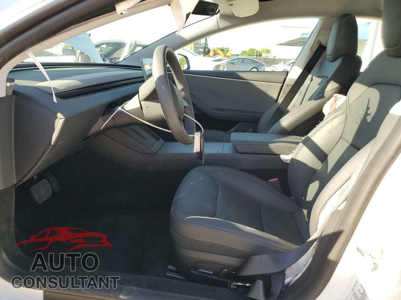 TESLA MODEL 3 2024 - 5YJ3E1EA8RF732820
