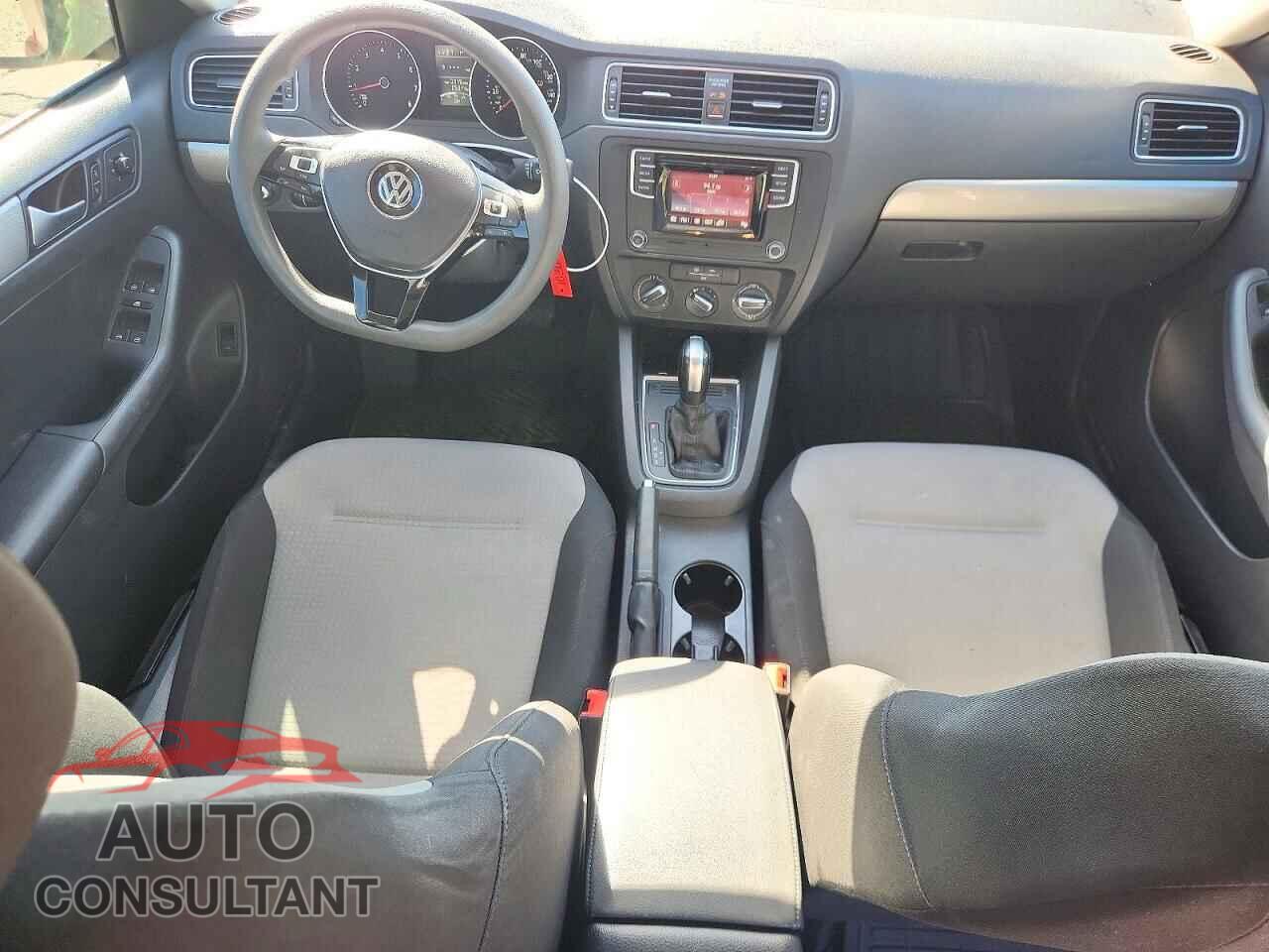 VOLKSWAGEN JETTA 2017 - 3VW2B7AJ1HM261260