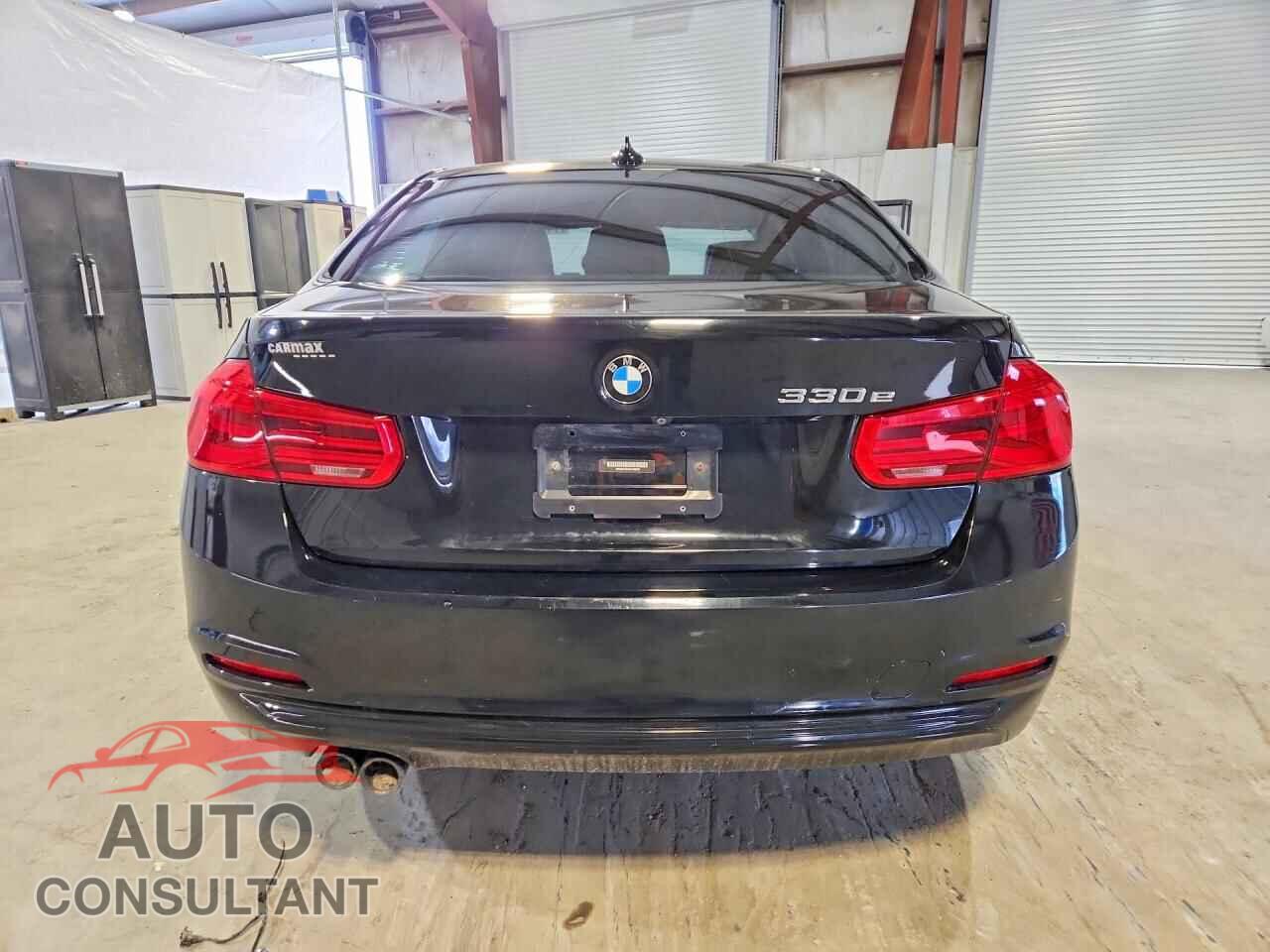 BMW 3 SERIES 2018 - WBA8E1C57JA178045