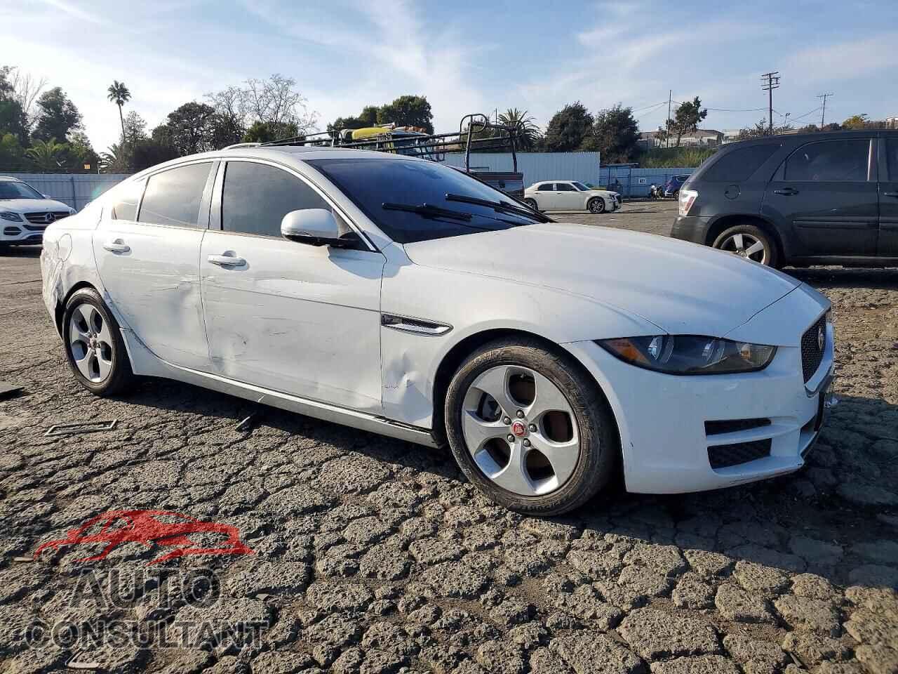 JAGUAR XE 2017 - SAJAR4BN2HCP15092