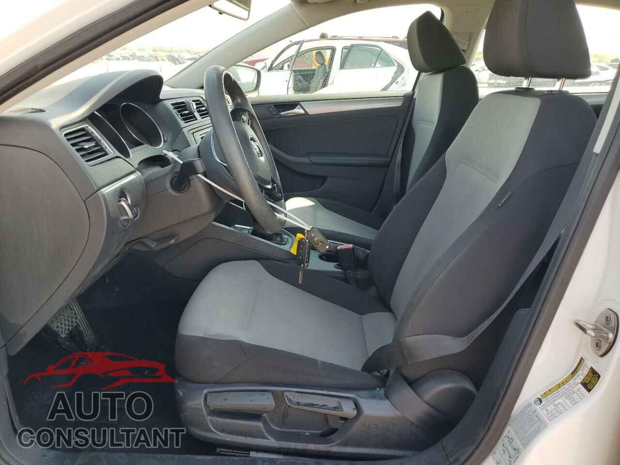 VOLKSWAGEN JETTA 2017 - 3VW2B7AJ3HM261843