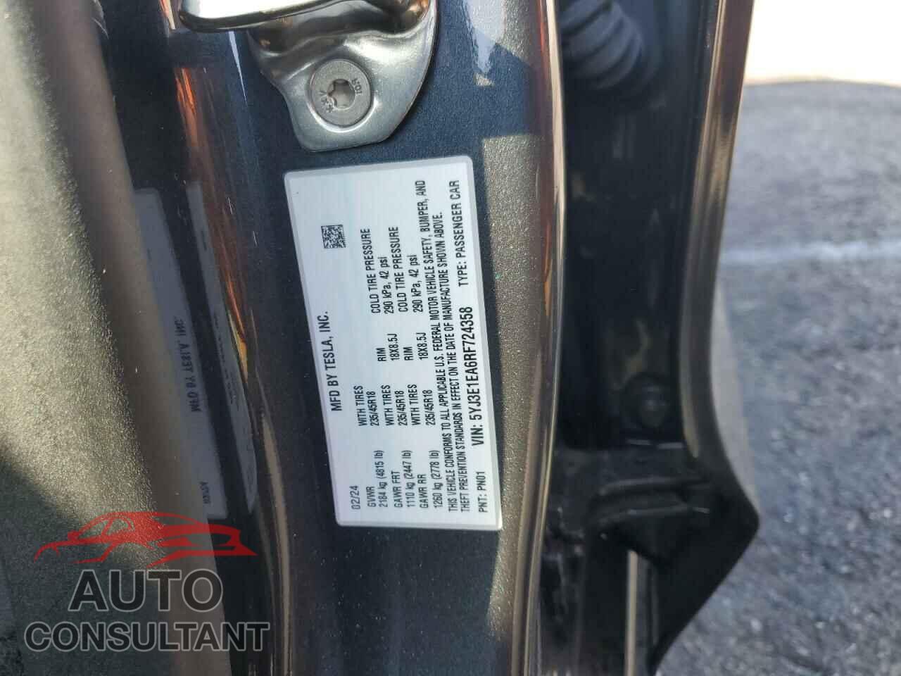 TESLA MODEL 3 2024 - 5YJ3E1EA6RF724358