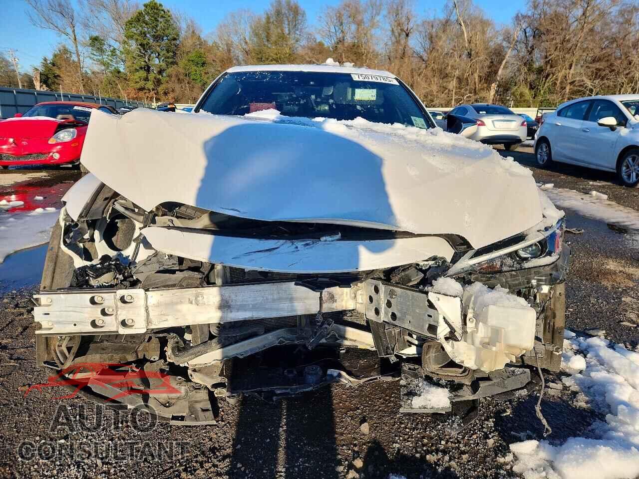 LEXUS IS 2022 - JTHDA1D28N5118614
