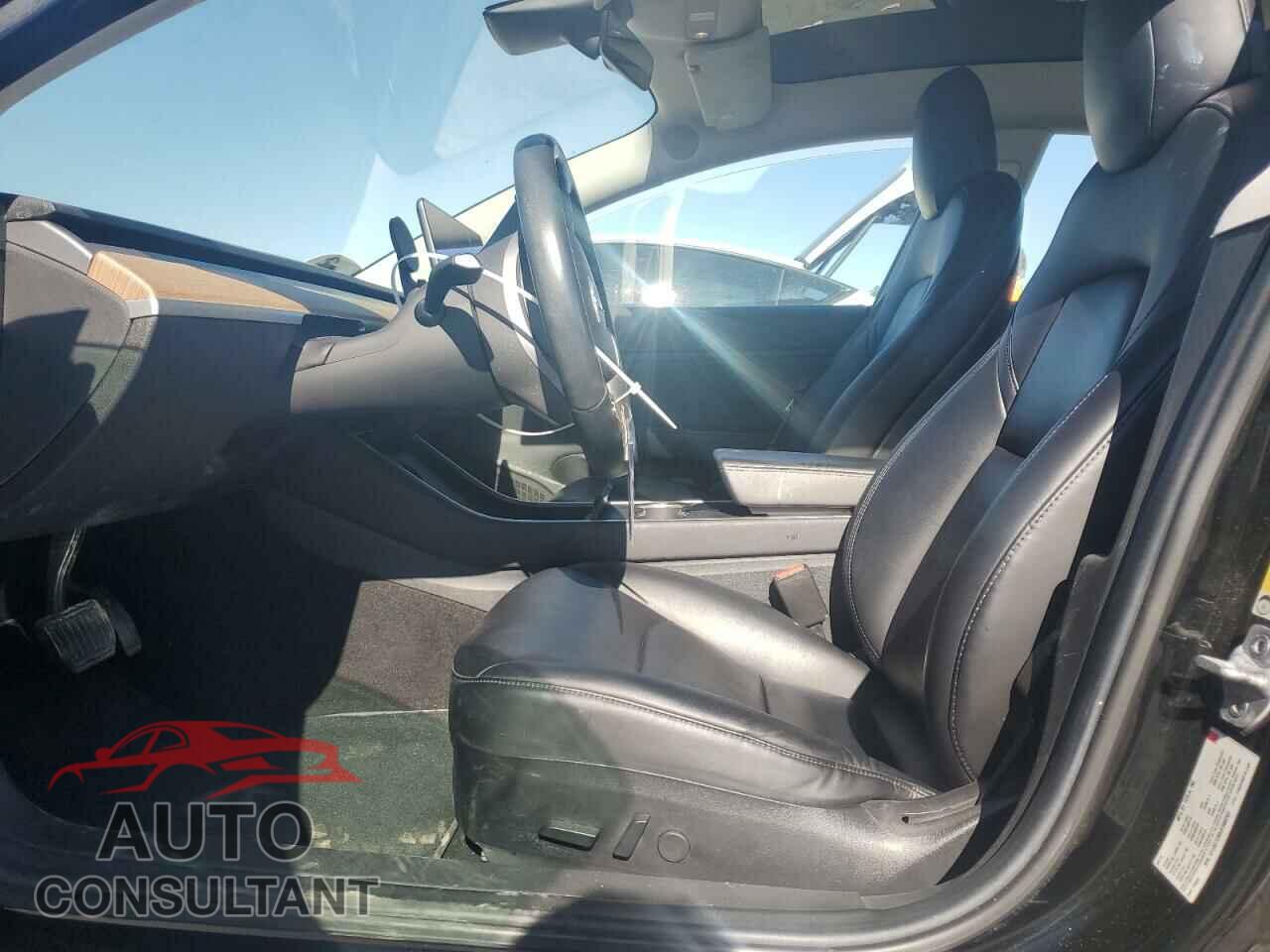 TESLA MODEL 3 2018 - 5YJ3E1EB0JF068283