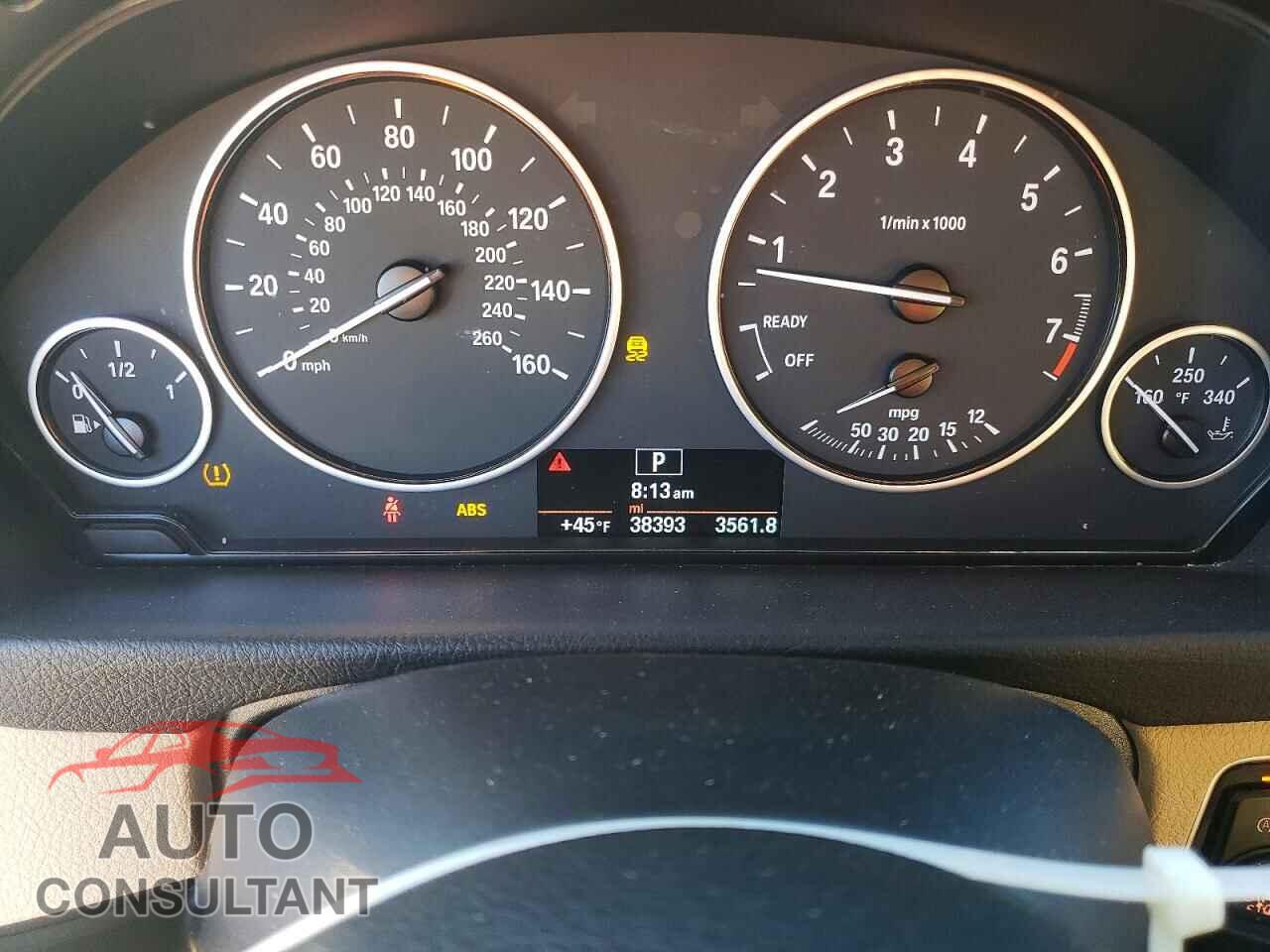 BMW 3 SERIES 2016 - WBA8E1G55GNU10363