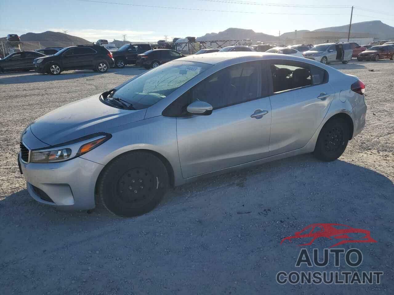 KIA FORTE 2018 - 3KPFK4A76JE255610