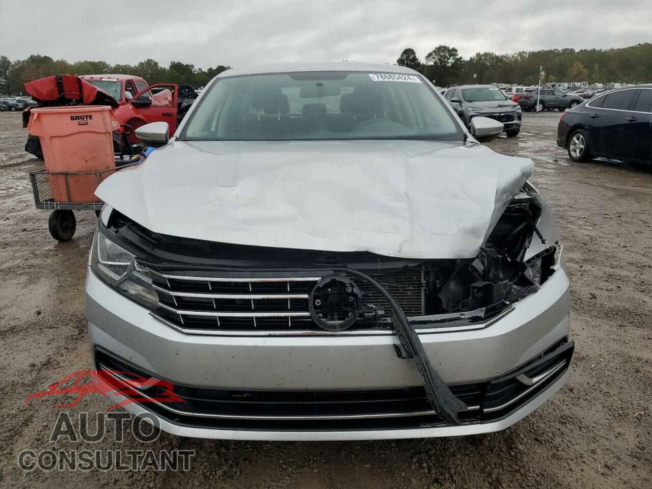 VOLKSWAGEN PASSAT 2017 - 1VWAT7A36HC054245