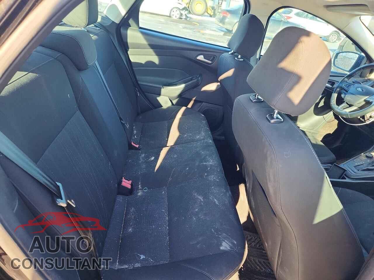 FORD FOCUS 2015 - 1FADP3F28FL251126