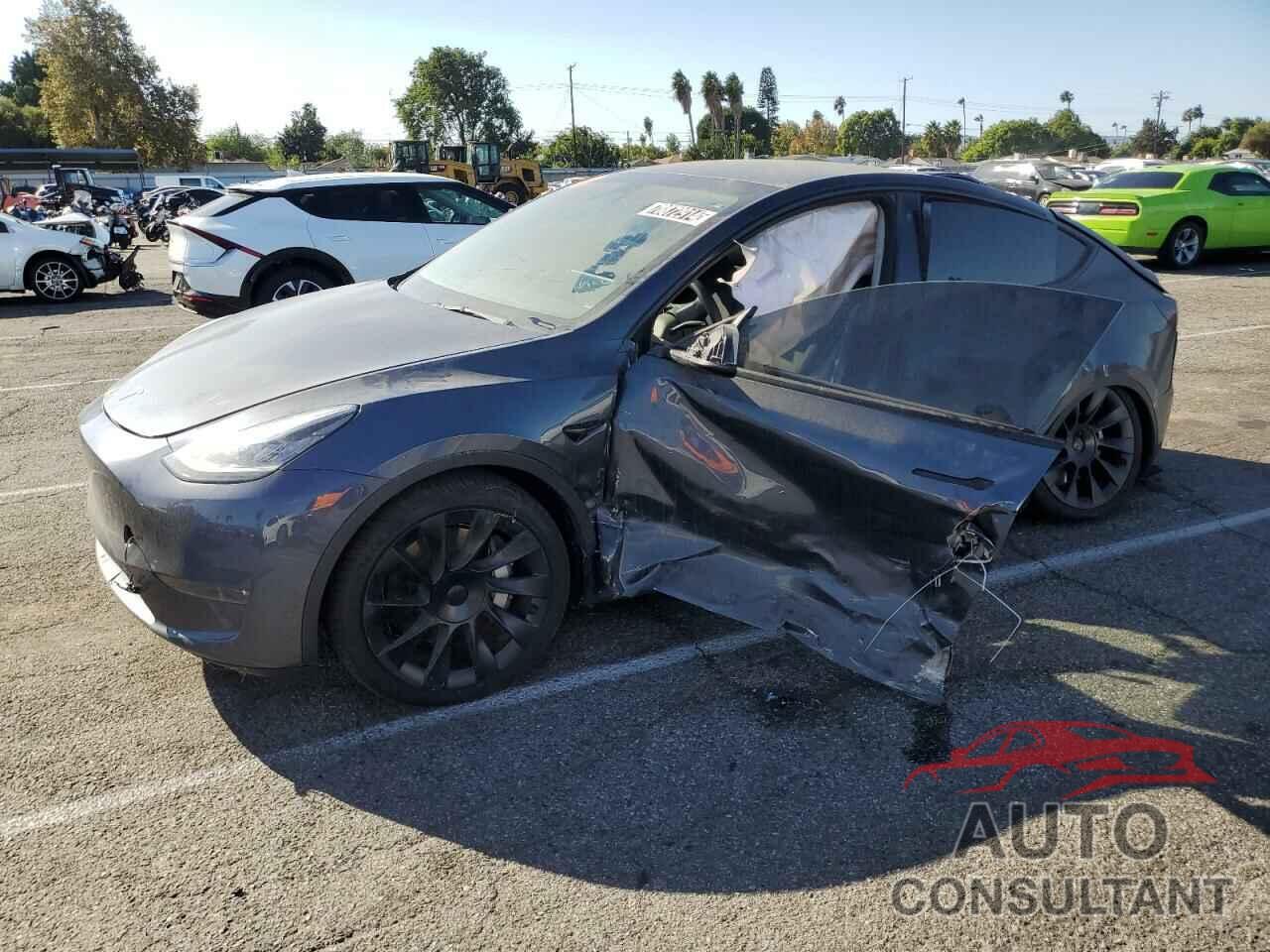 TESLA MODEL Y 2023 - 7SAYGDEE0PA109886