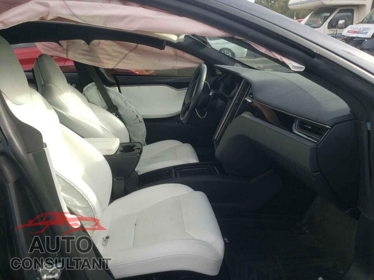 TESLA MODEL S 2019 - 5YJSA1E21KF306103