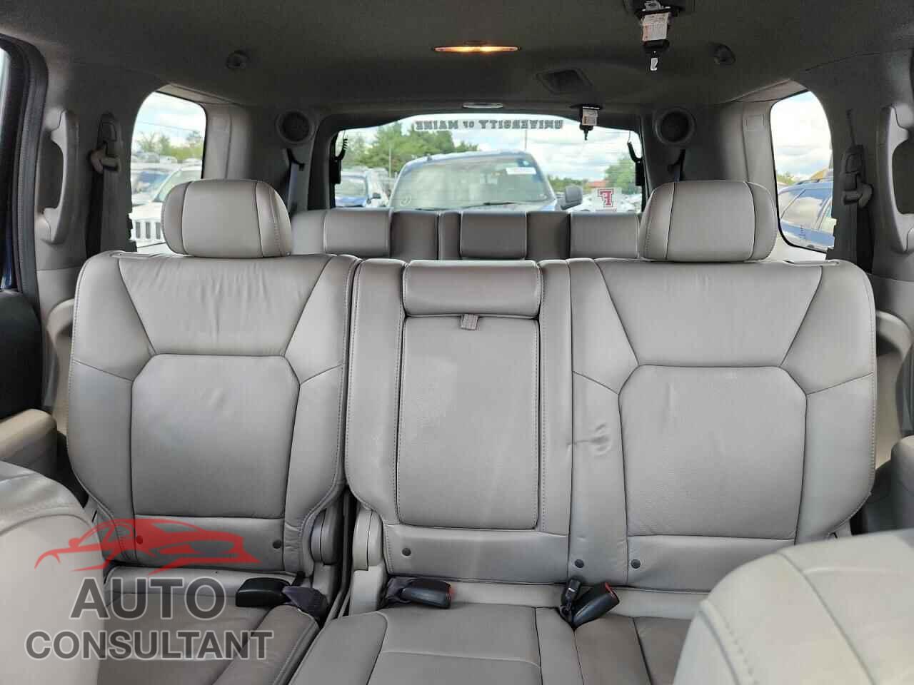 HONDA PILOT 2011 - 5FNYF4H98BB077425