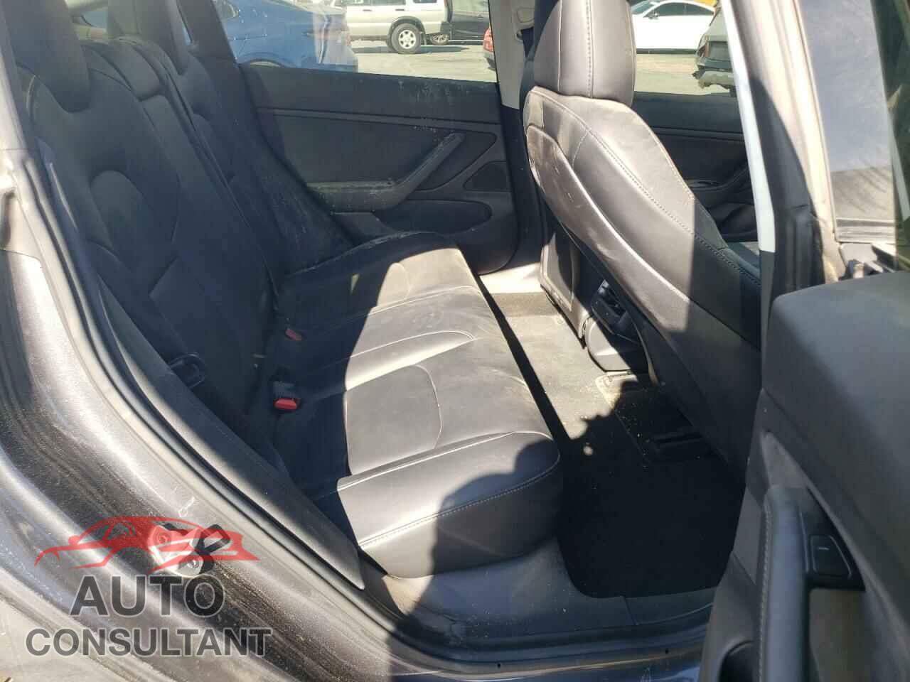 TESLA MODEL 3 2018 - 5YJ3E1EA4JF158723