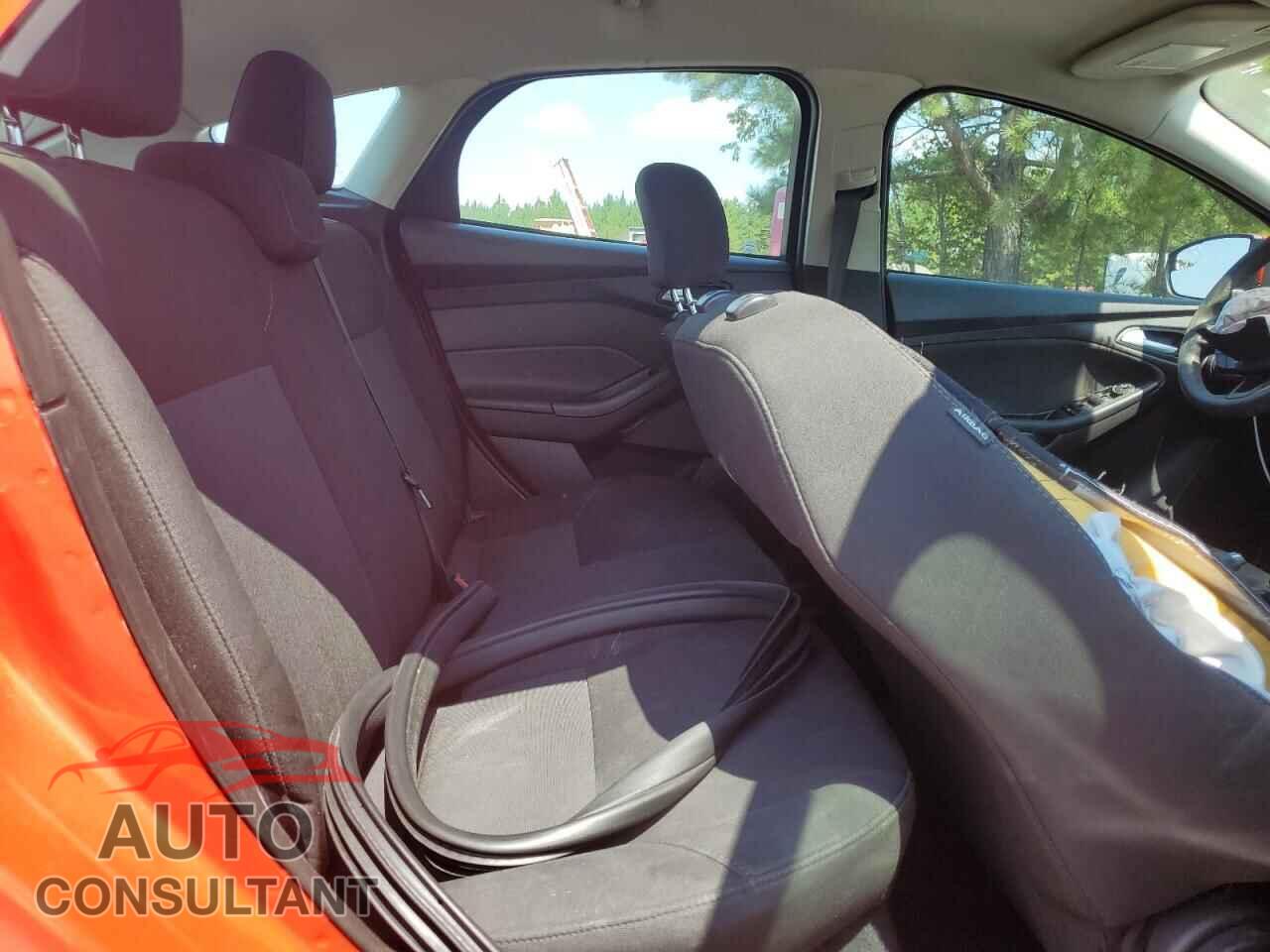 FORD FOCUS 2017 - 1FADP3K20HL215911