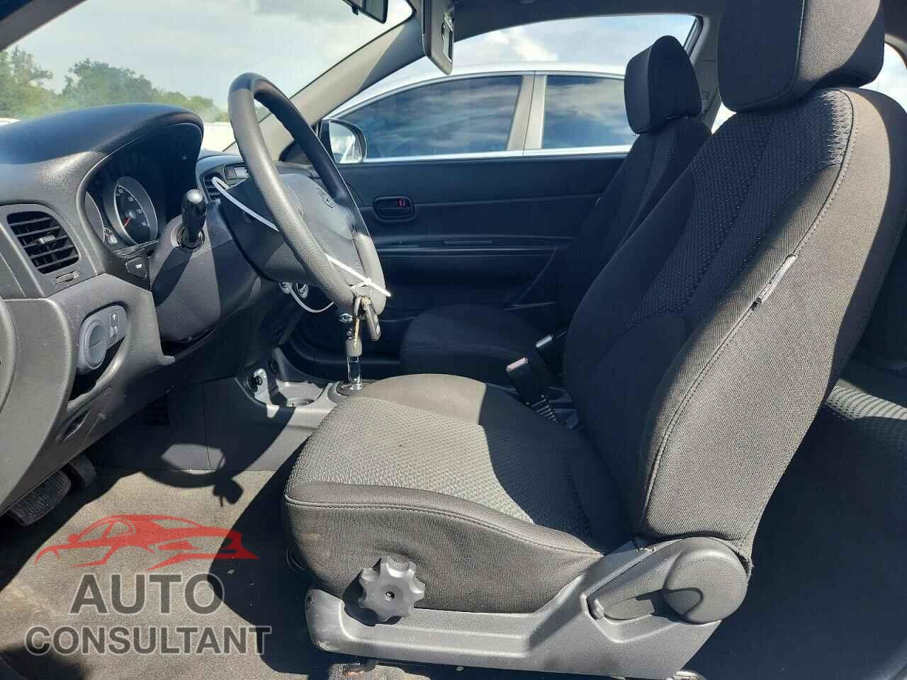 HYUNDAI ACCENT 2011 - KMHCM3AC3BU197541