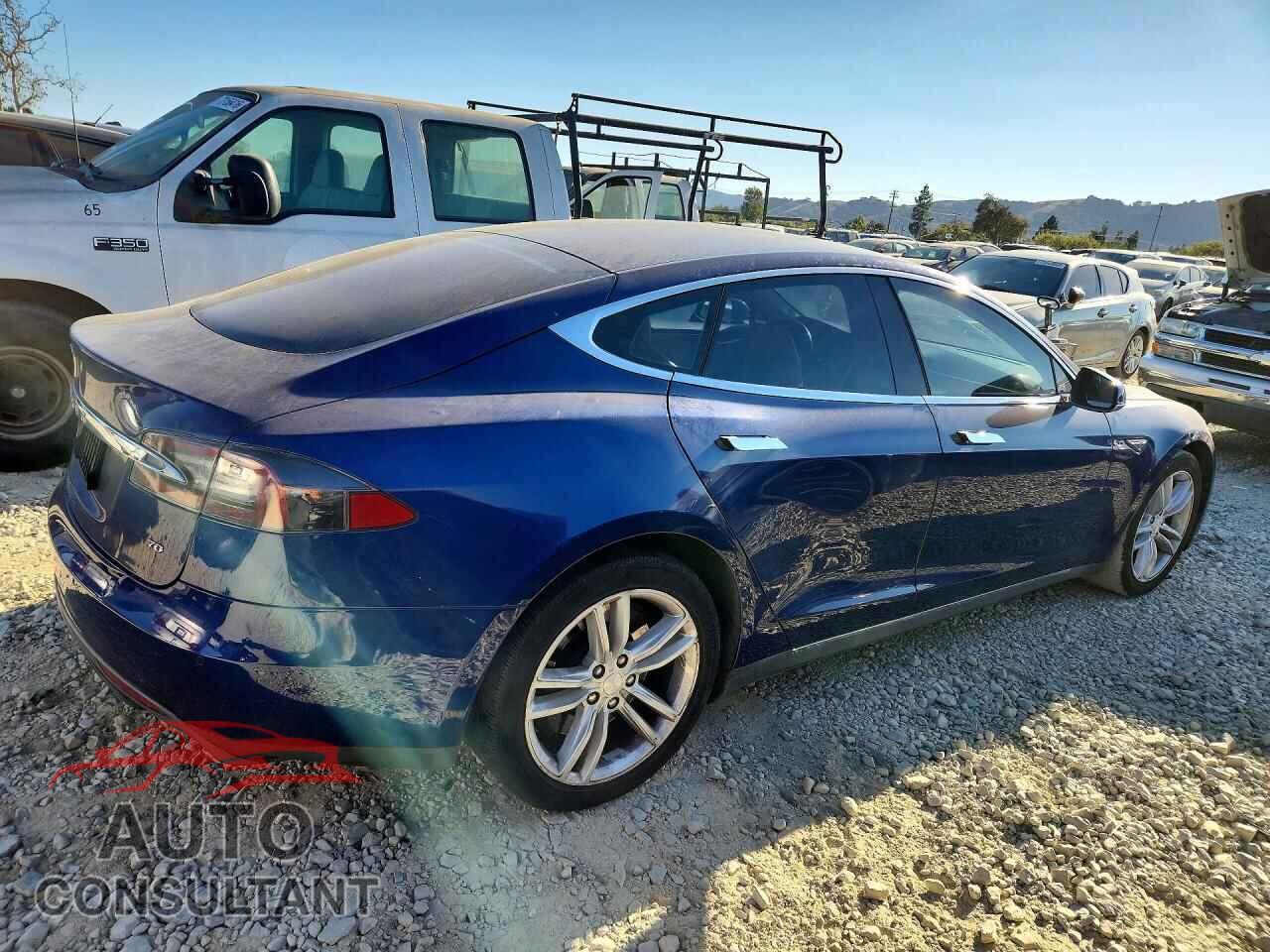 TESLA MODEL S 2015 - 5YJSA1E18FF105165