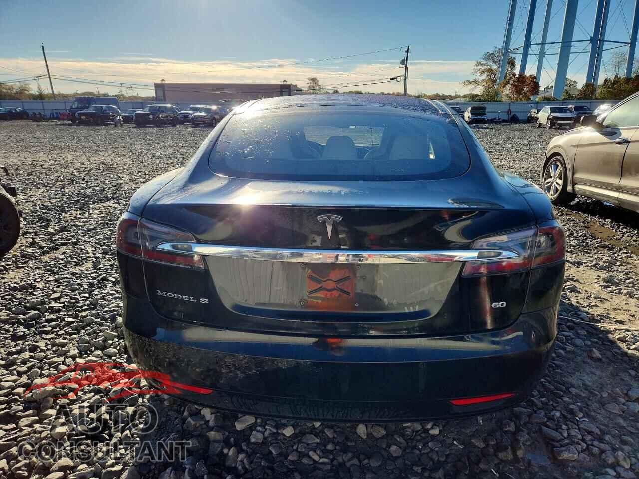 TESLA MODEL S 2016 - 5YJSA1E17GF153502