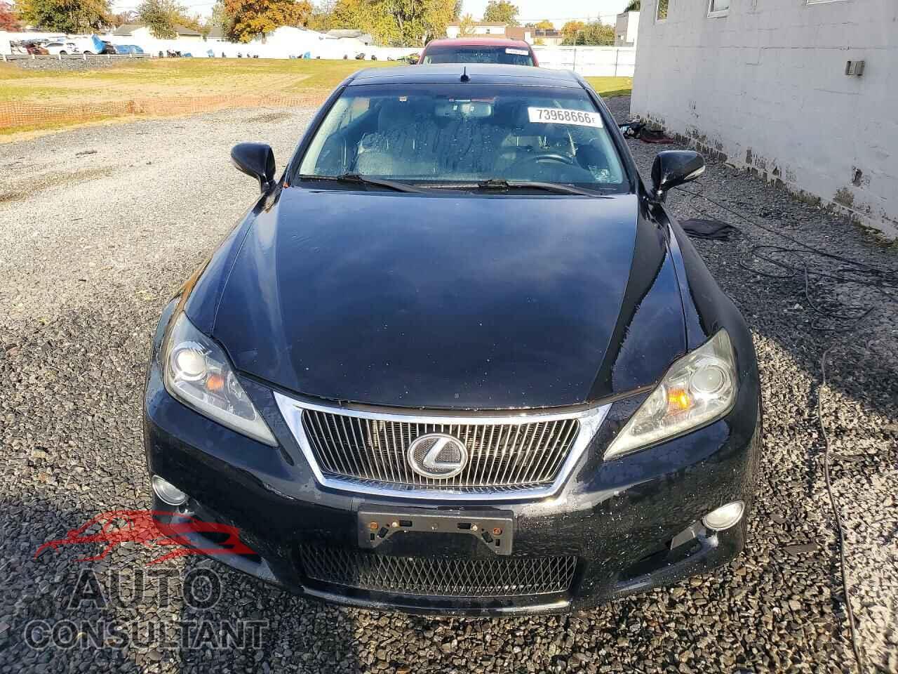 LEXUS IS 2014 - JTHFF2C23E2531379