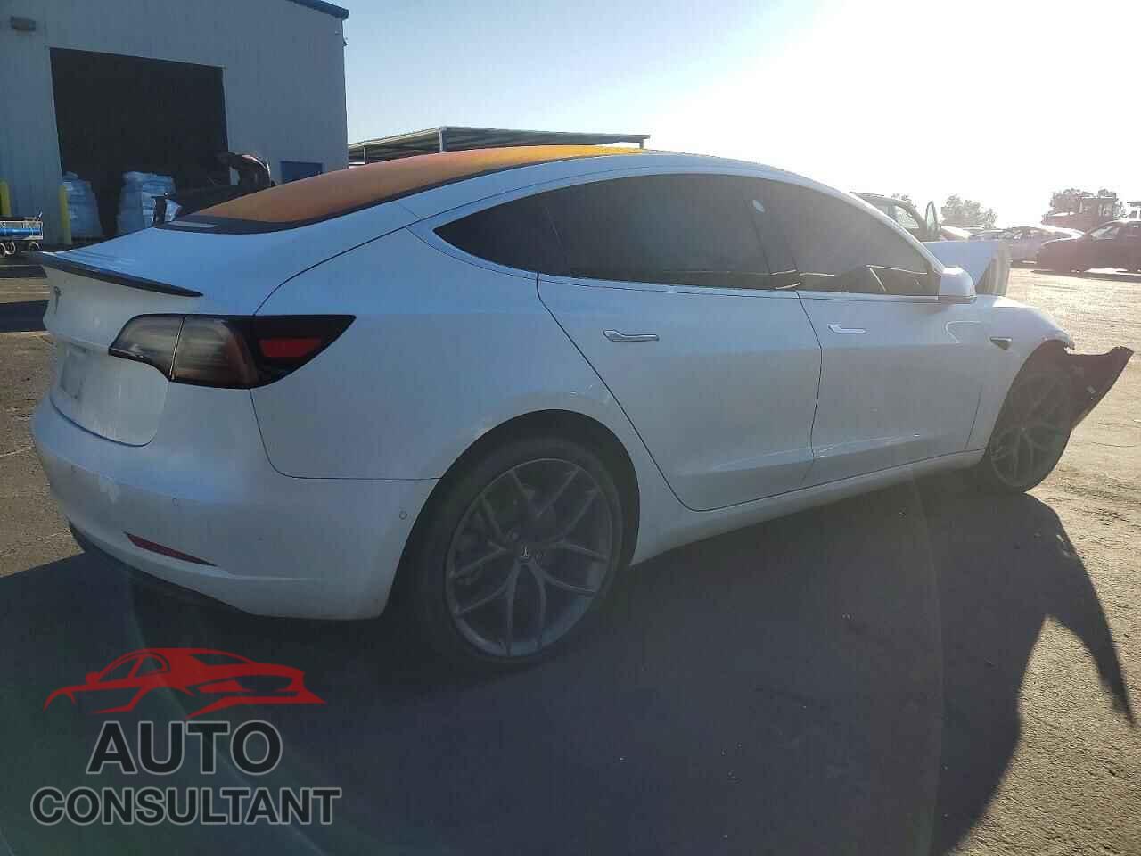 TESLA MODEL 3 2018 - 5YJ3E1EA6JF043671