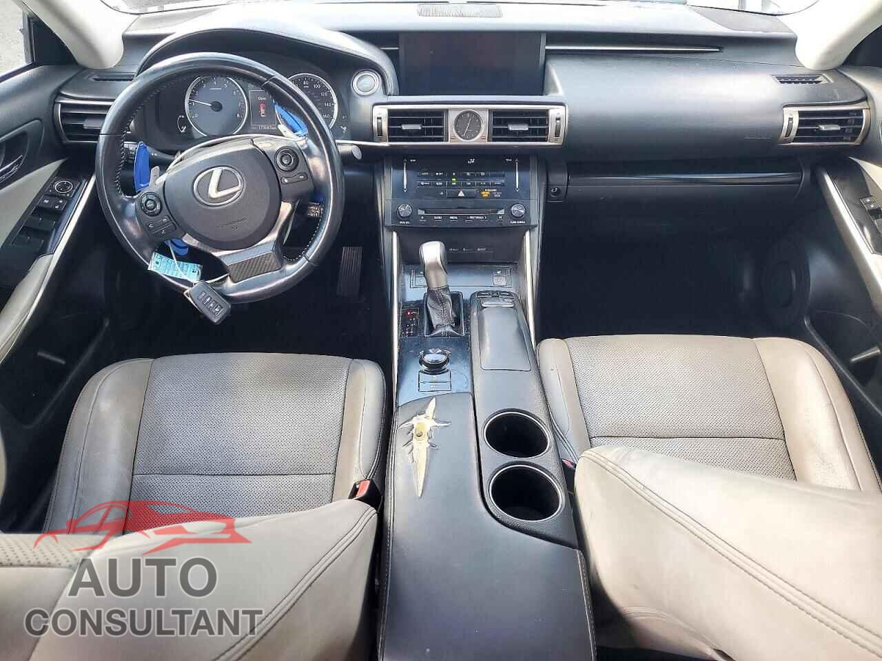 LEXUS IS 2014 - JTHBE1D24E5000197