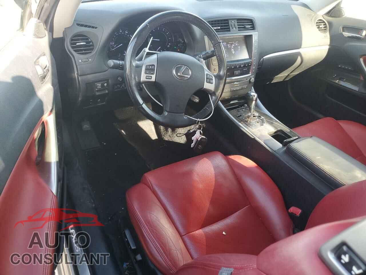 LEXUS IS 2014 - JTHFF2C24E2531732