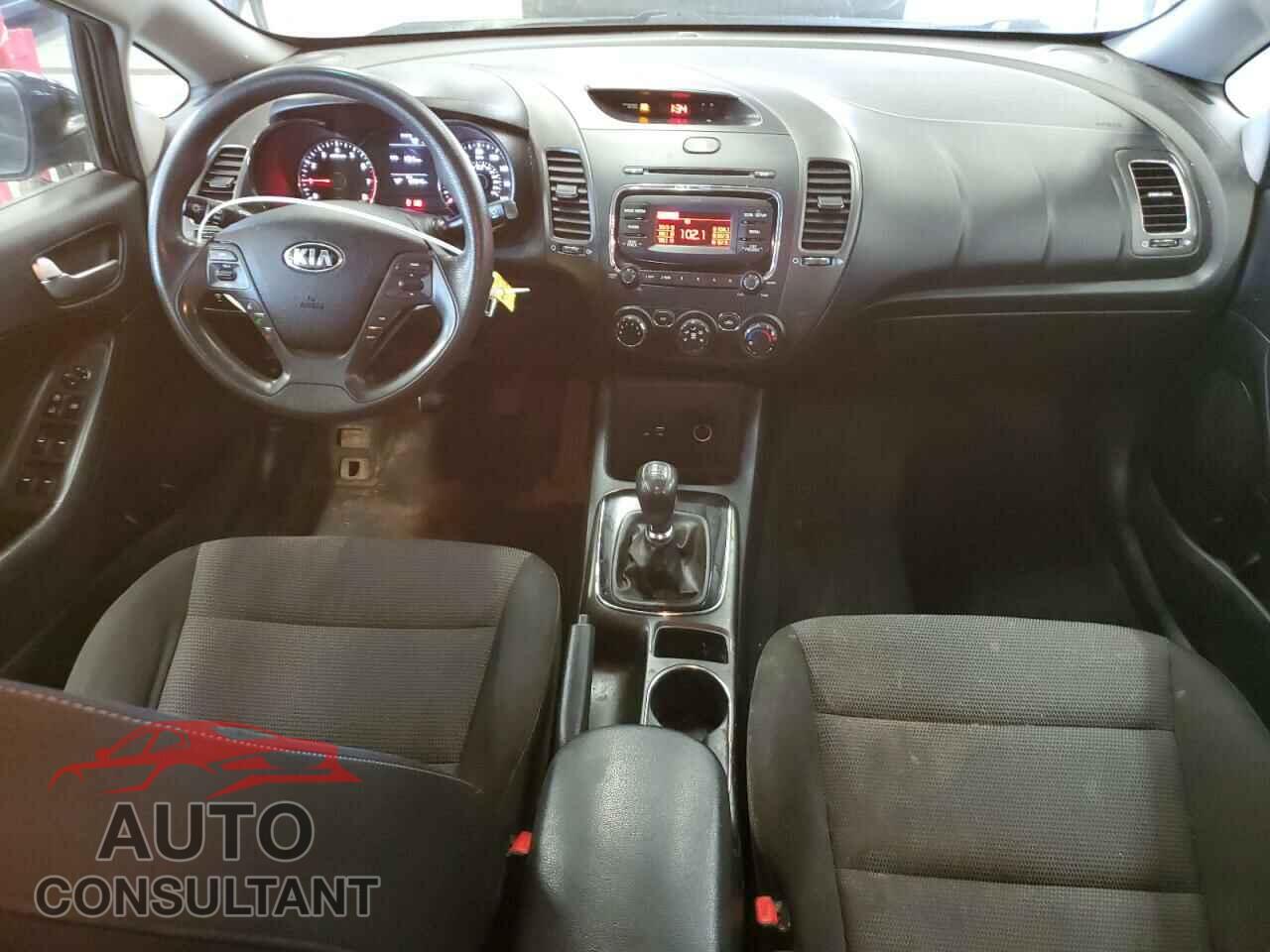 KIA FORTE 2017 - 3KPFK4A71HE011647