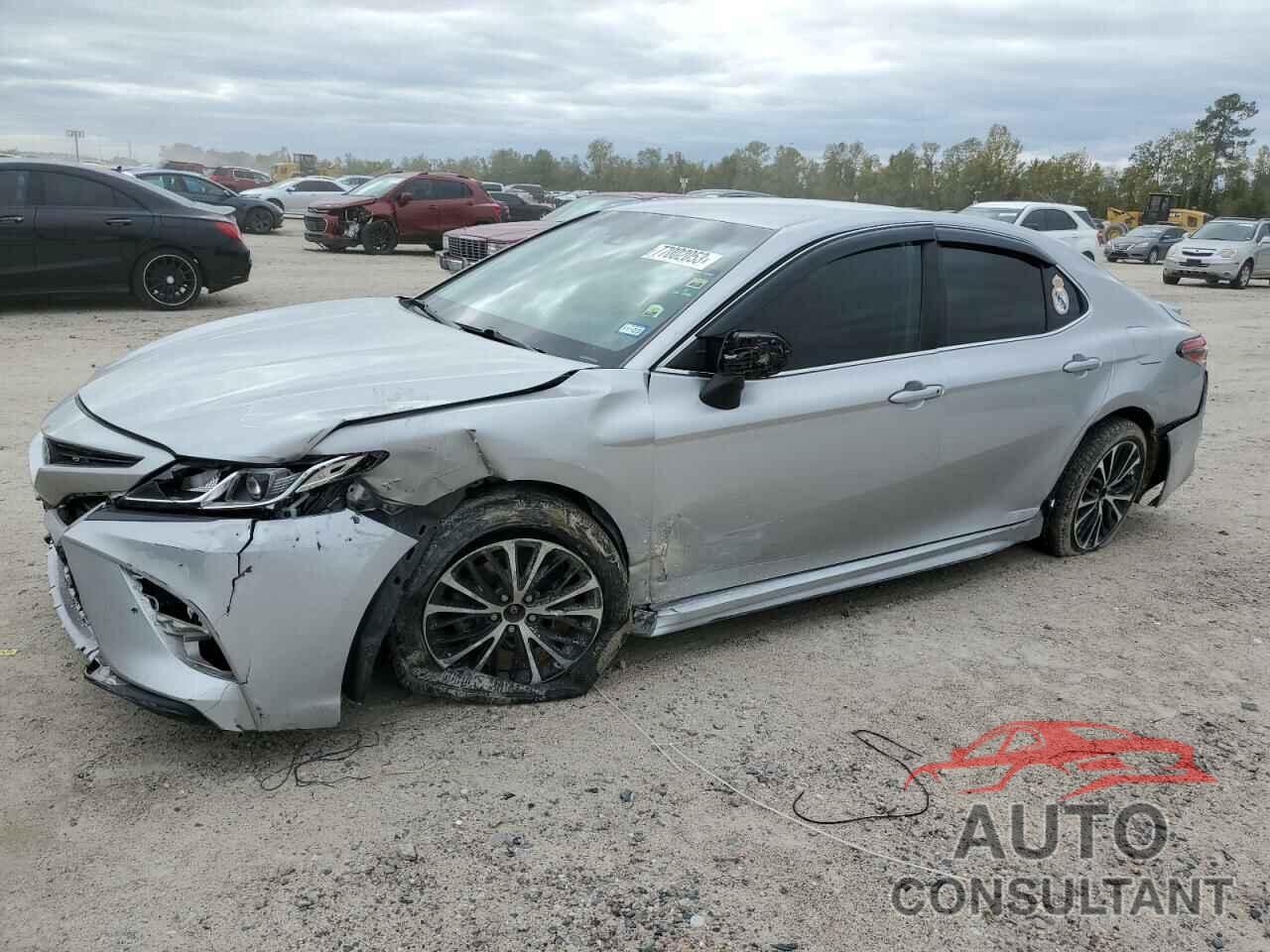 TOYOTA CAMRY 2018 - 4T1B11HK1JU501003