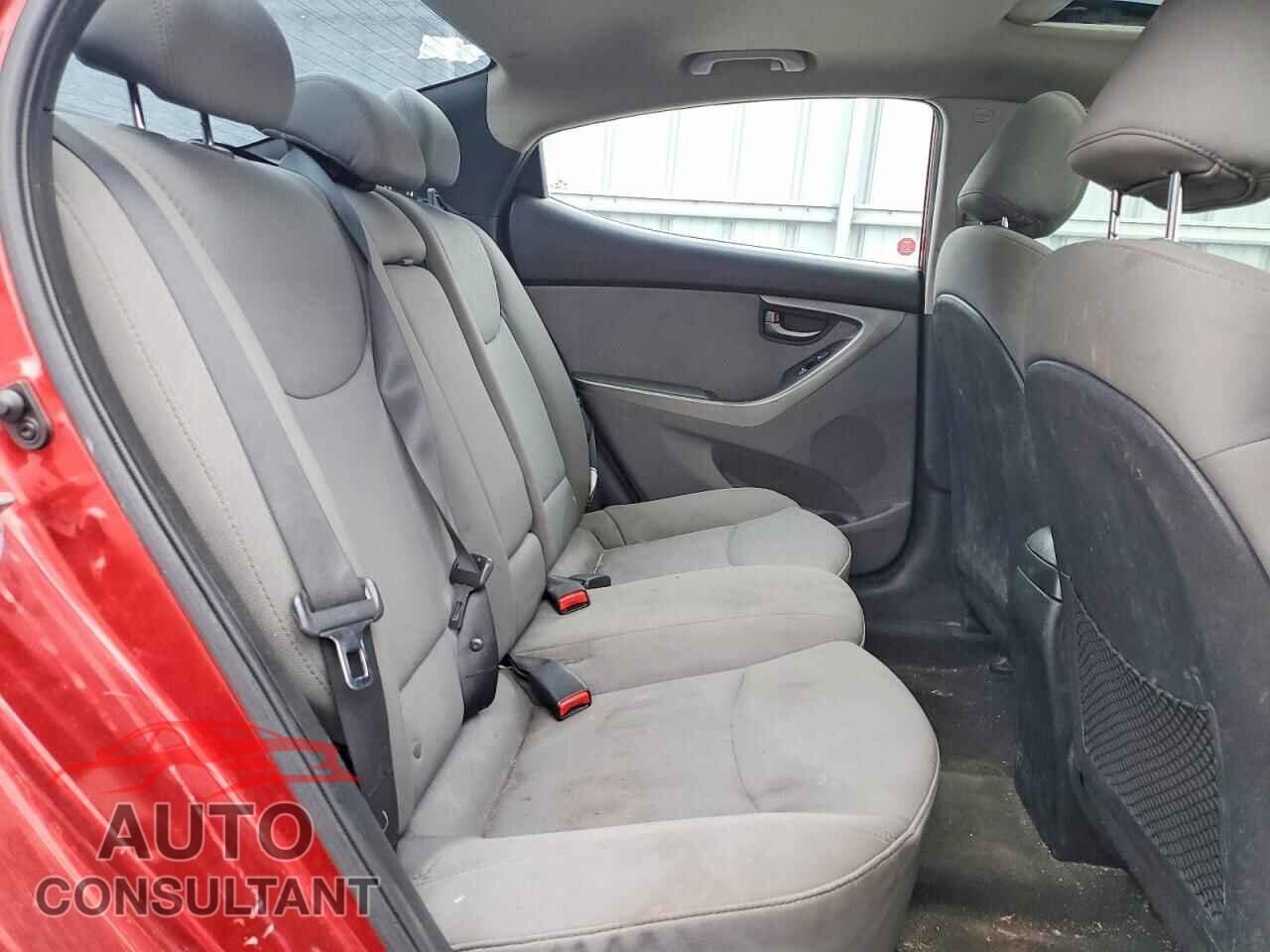 HYUNDAI ELANTRA 2012 - 5NPDH4AE7CH149346