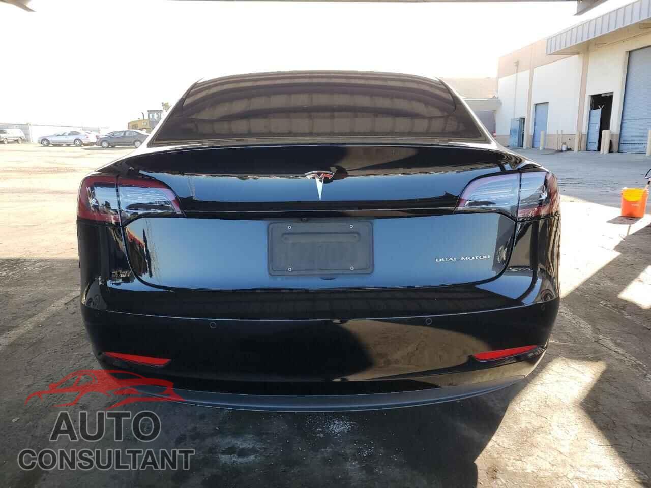 TESLA MODEL 3 2018 - 5YJ3E1EB7JF186671