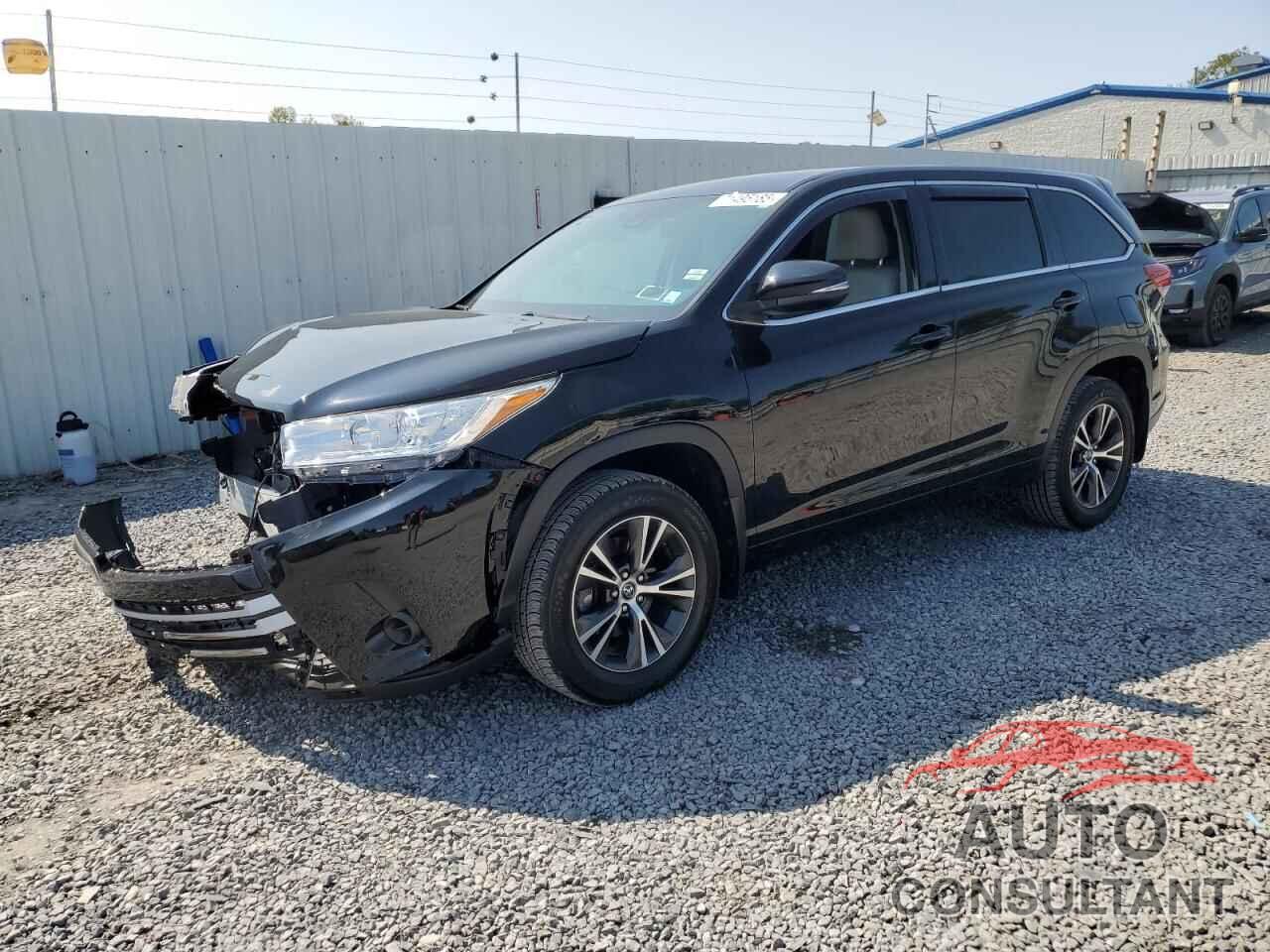 TOYOTA HIGHLANDER 2018 - 5TDBZRFH0JS488073