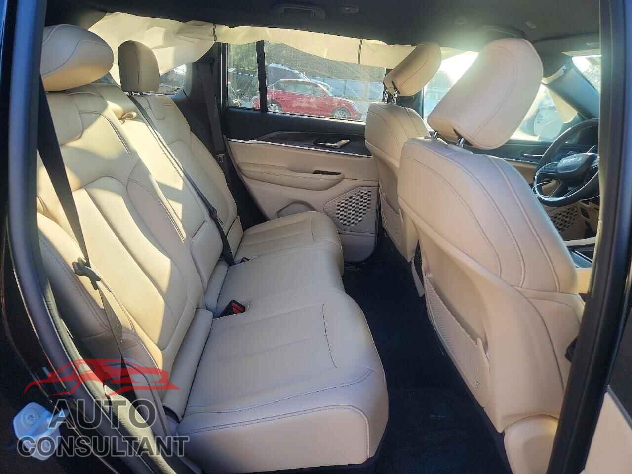 JEEP CHEROKEE 2025 - 1C4RJGBG7S8765640