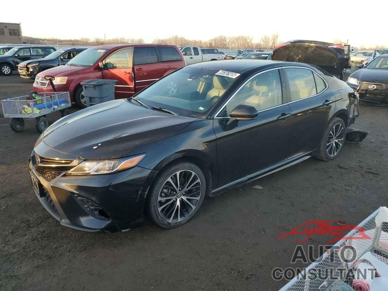 TOYOTA CAMRY 2018 - 4T1B11HK8JU093924