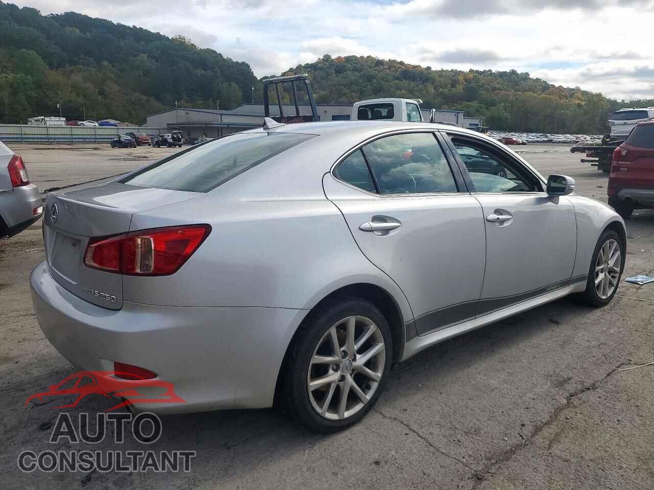 LEXUS IS 2011 - JTHCF5C22B5048321