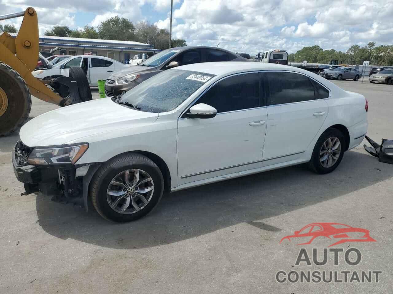 VOLKSWAGEN PASSAT 2017 - 1VWAT7A37HC028169