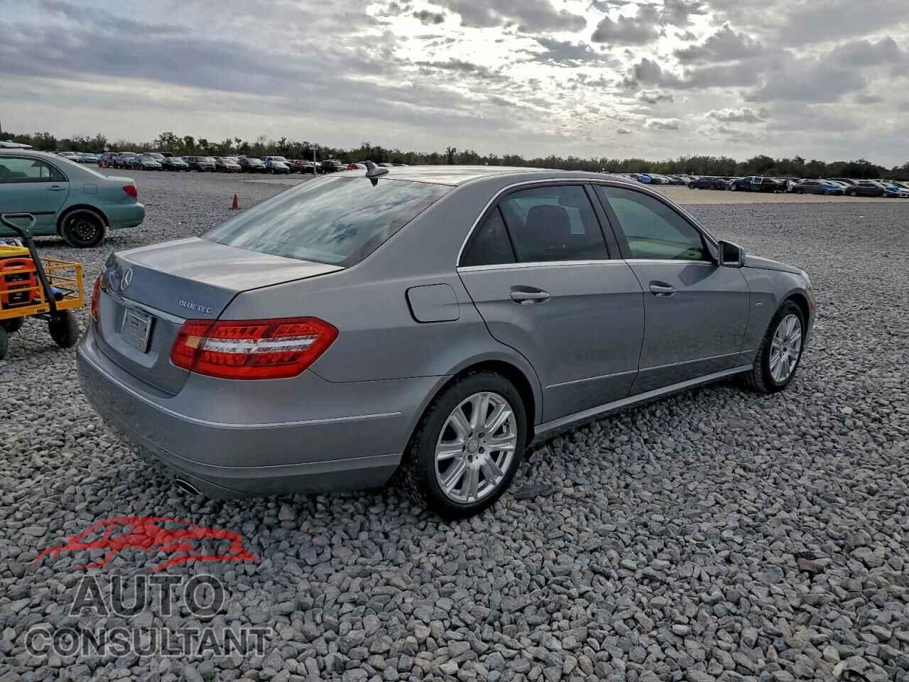MERCEDES-BENZ E-CLASS 2012 - WDDHF2EB1CA635384