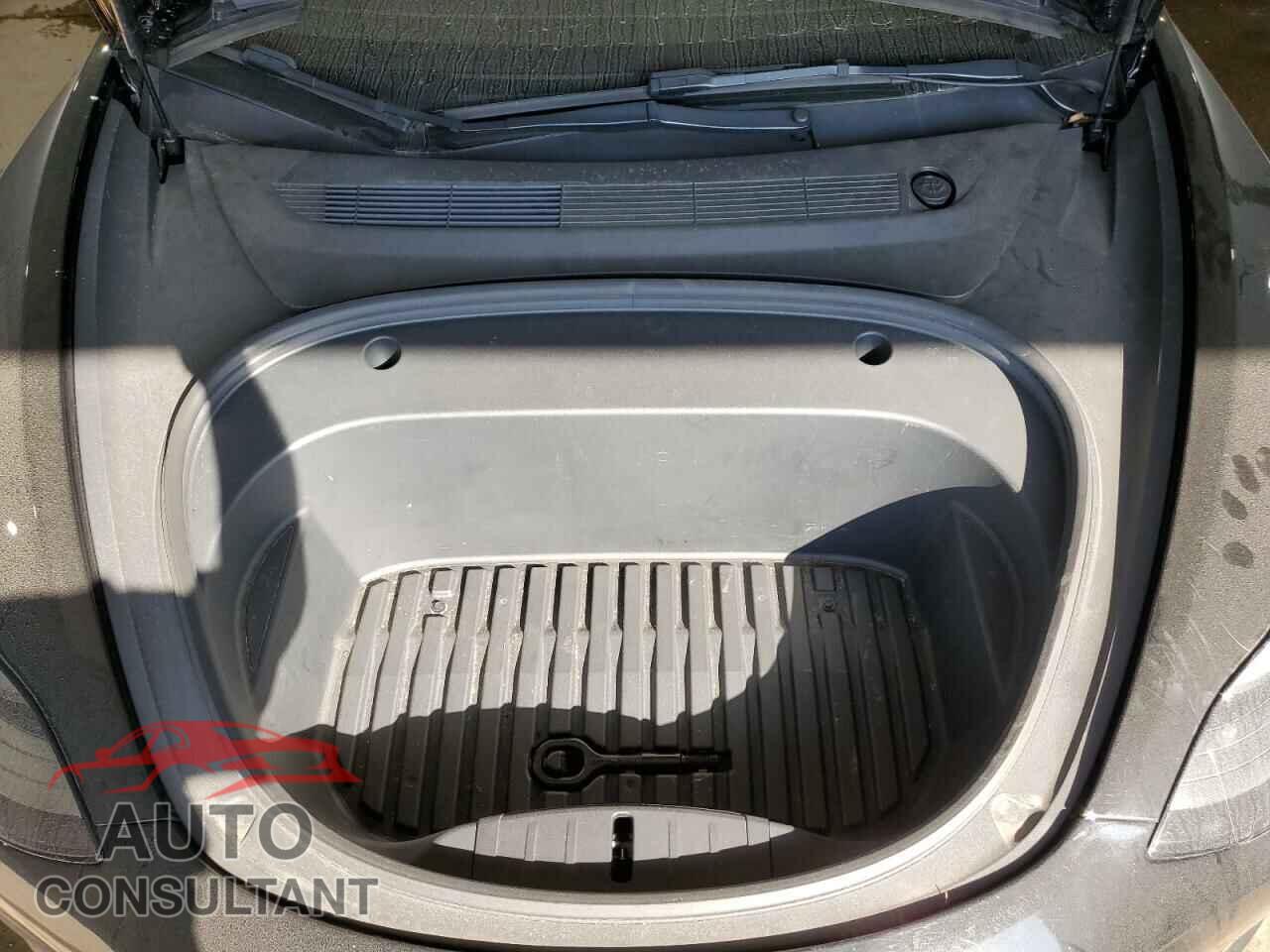 TESLA MODEL 3 2023 - 5YJ3E1EA1PF437460