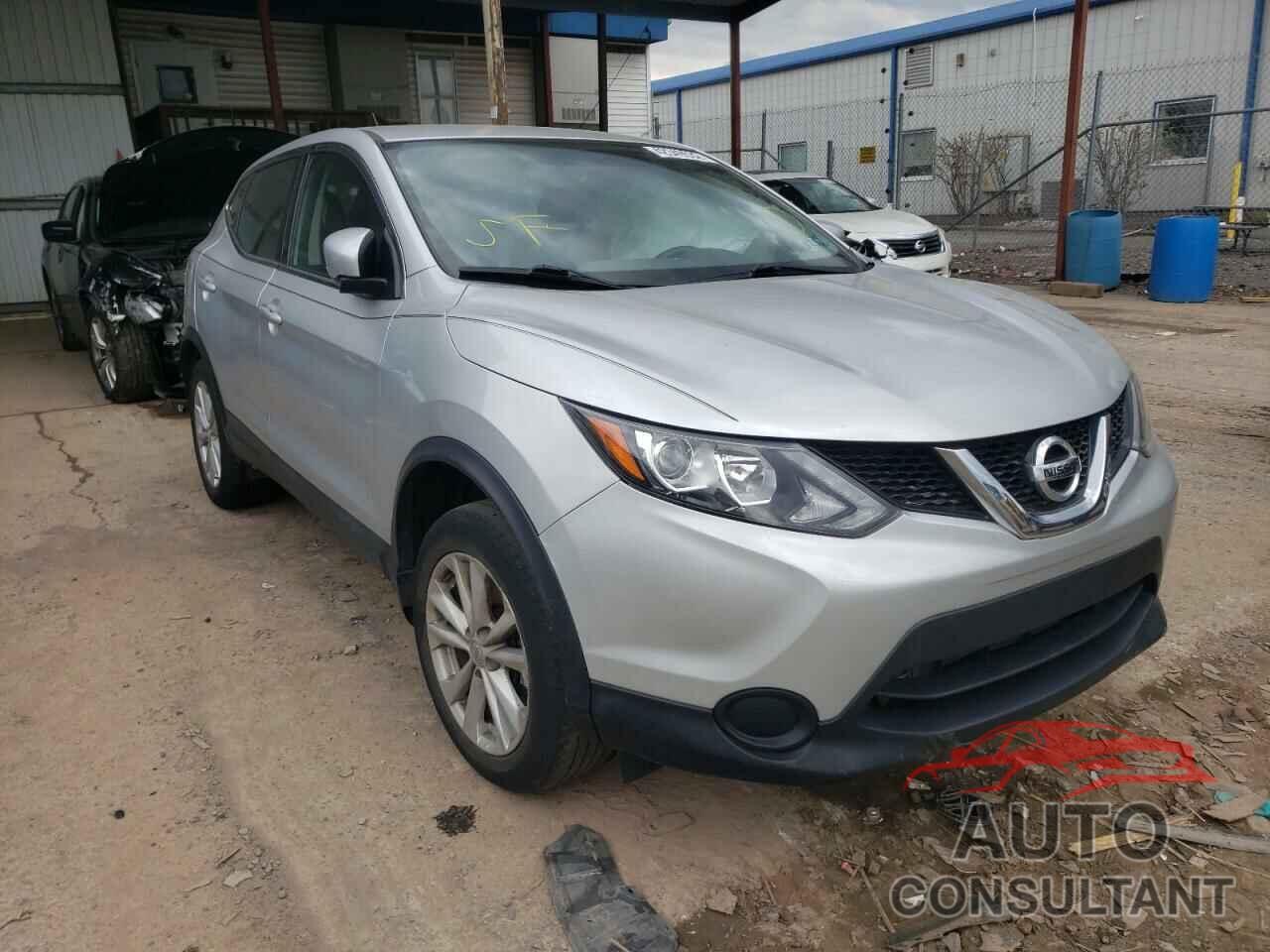NISSAN ROGUE 2017 - JN1BJ1CR8HW116385