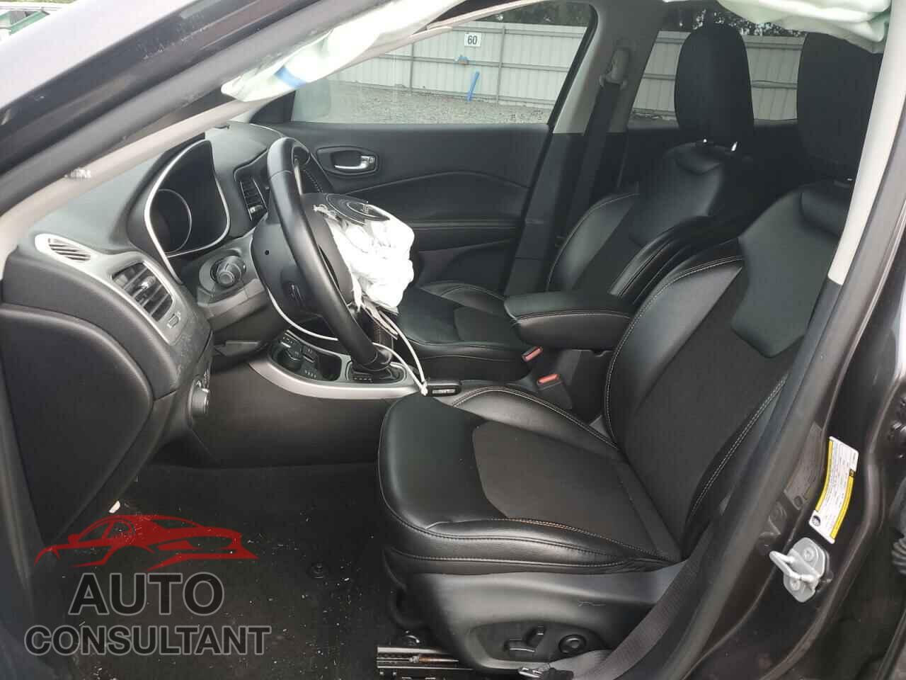 JEEP COMPASS 2020 - 3C4NJDBB6LT196655