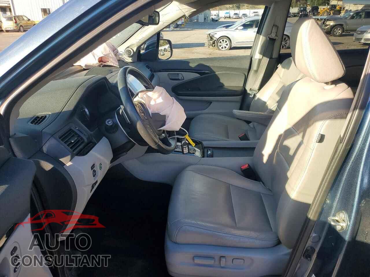 HONDA PILOT 2017 - 5FNYF6H99HB006321