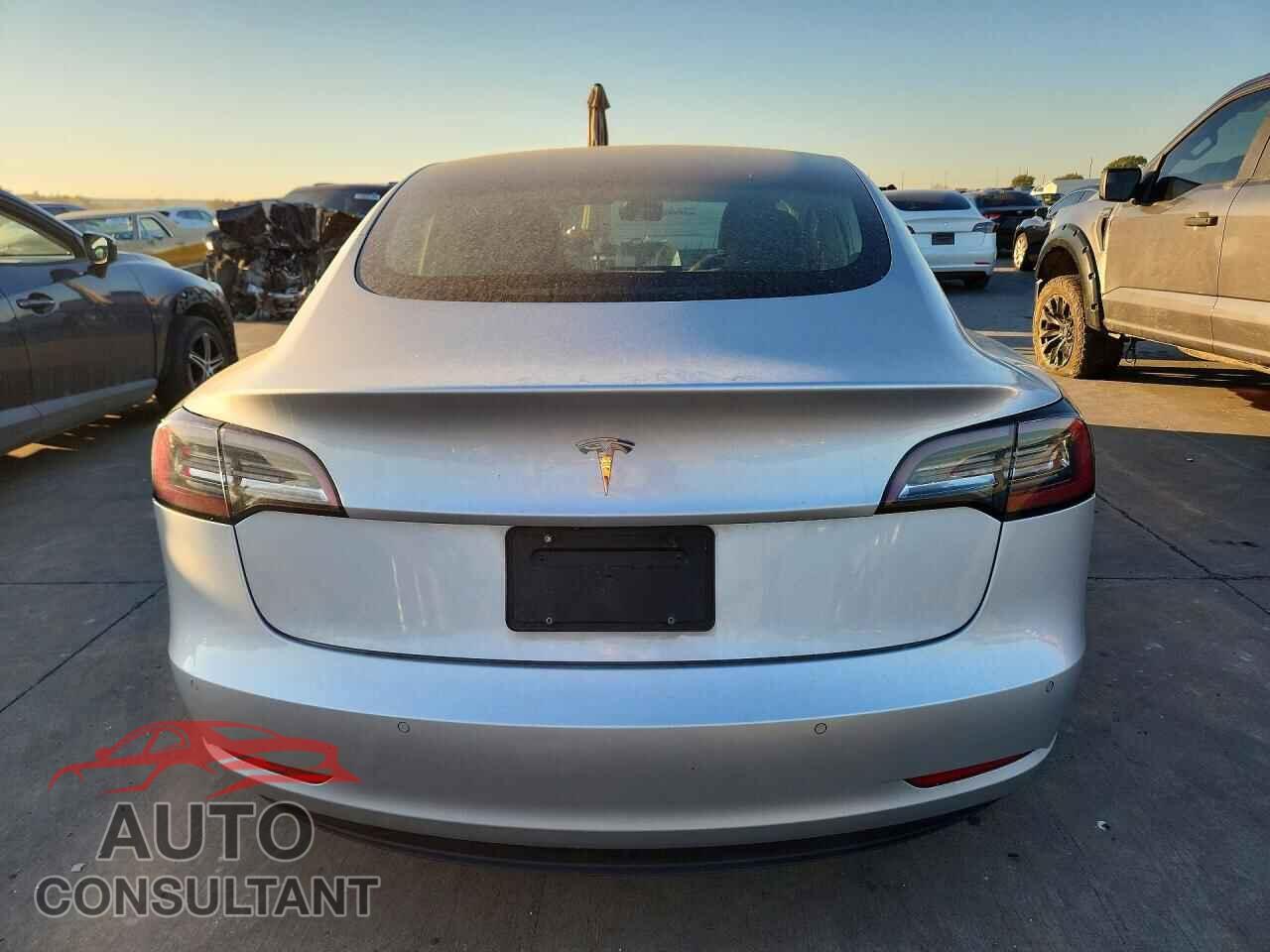 TESLA MODEL 3 2018 - 5YJ3E1EA5JF058761