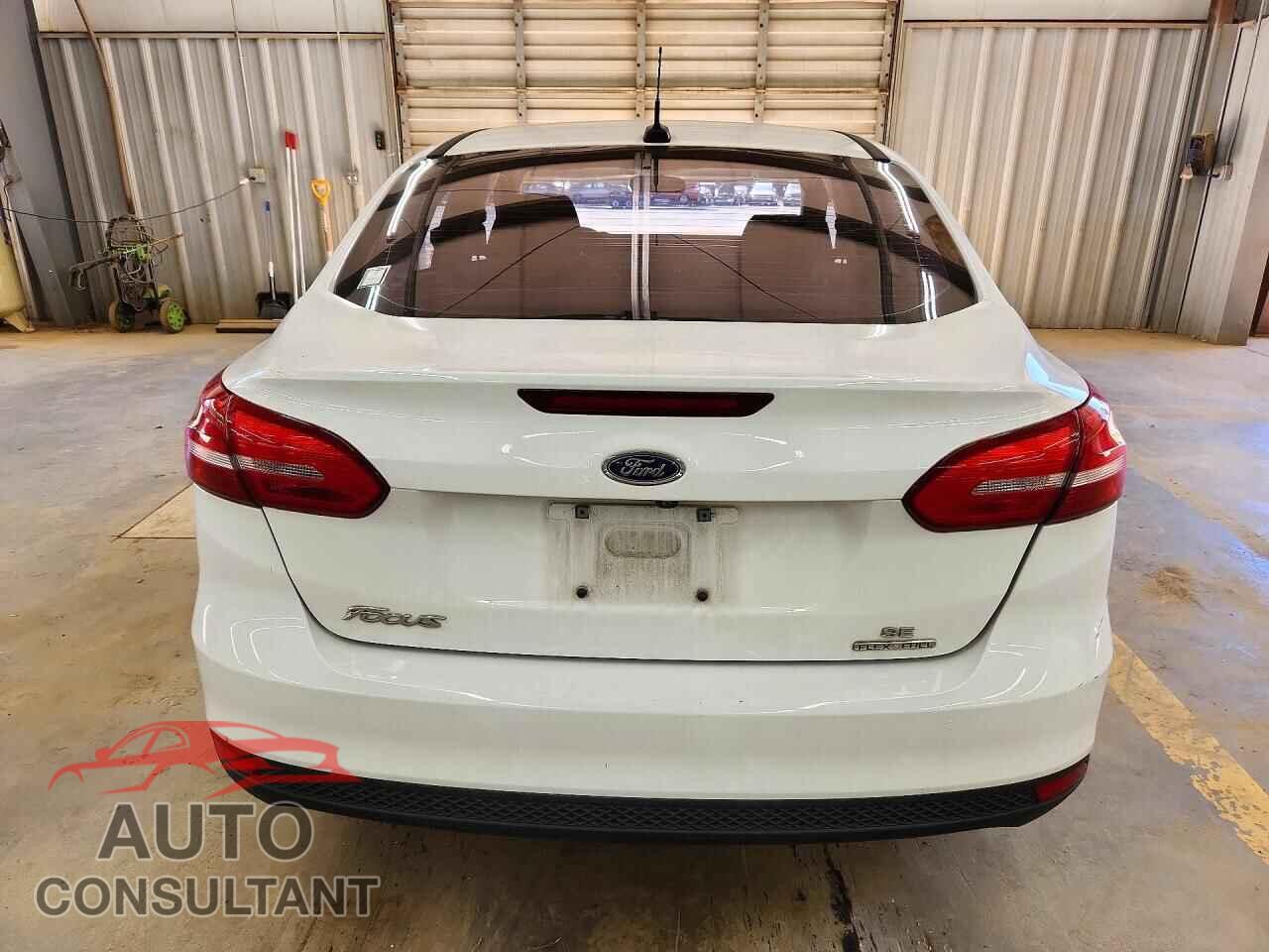 FORD FOCUS 2015 - 1FADP3F23FL218504
