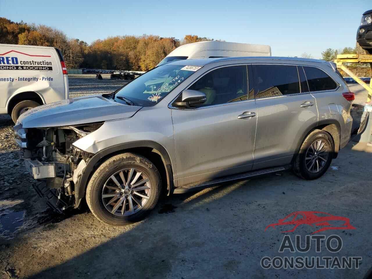 TOYOTA HIGHLANDER 2018 - 5TDJZRFH0JS534187