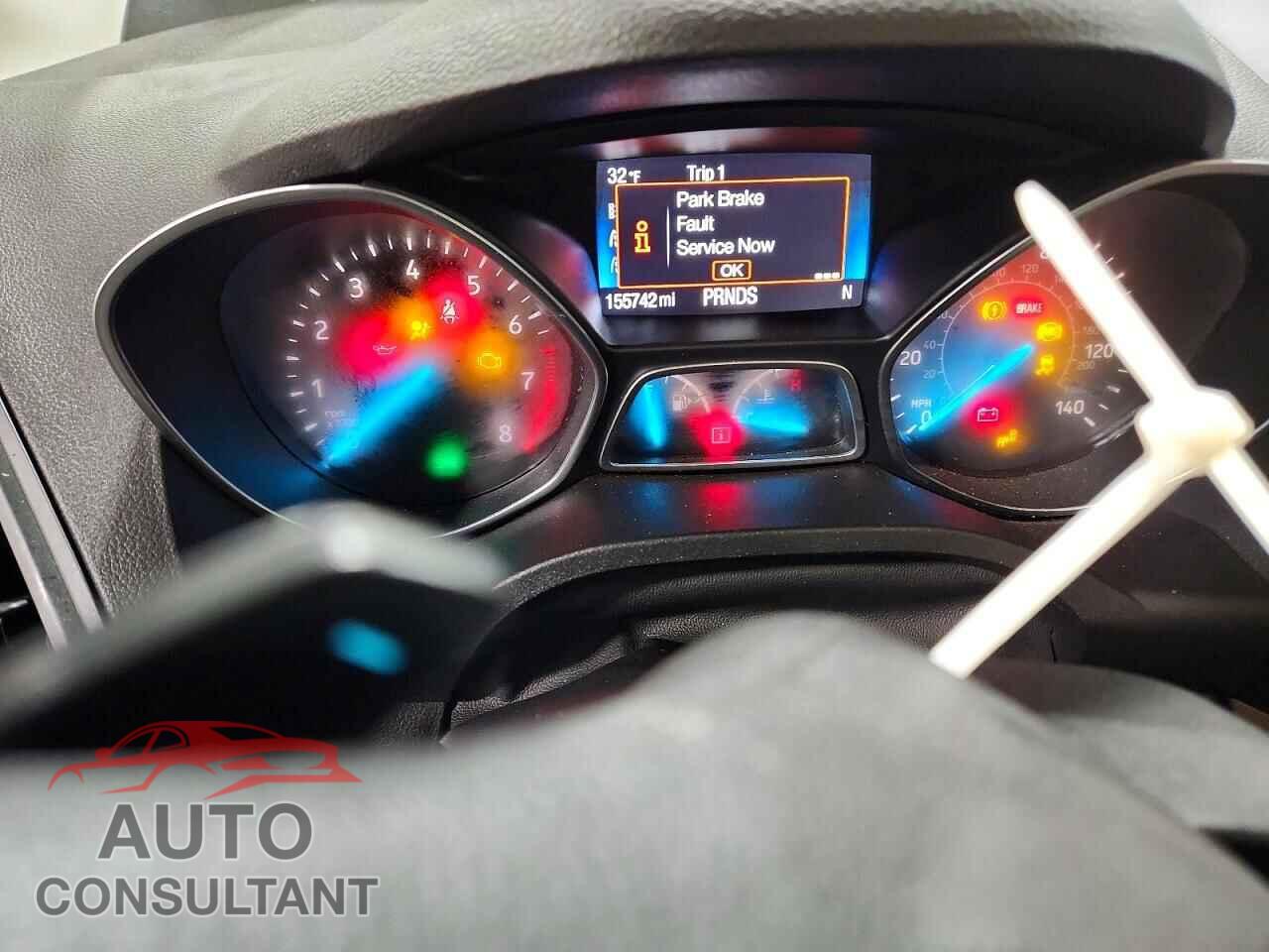 FORD ESCAPE 2017 - 1FMCU9GD5HUD52182