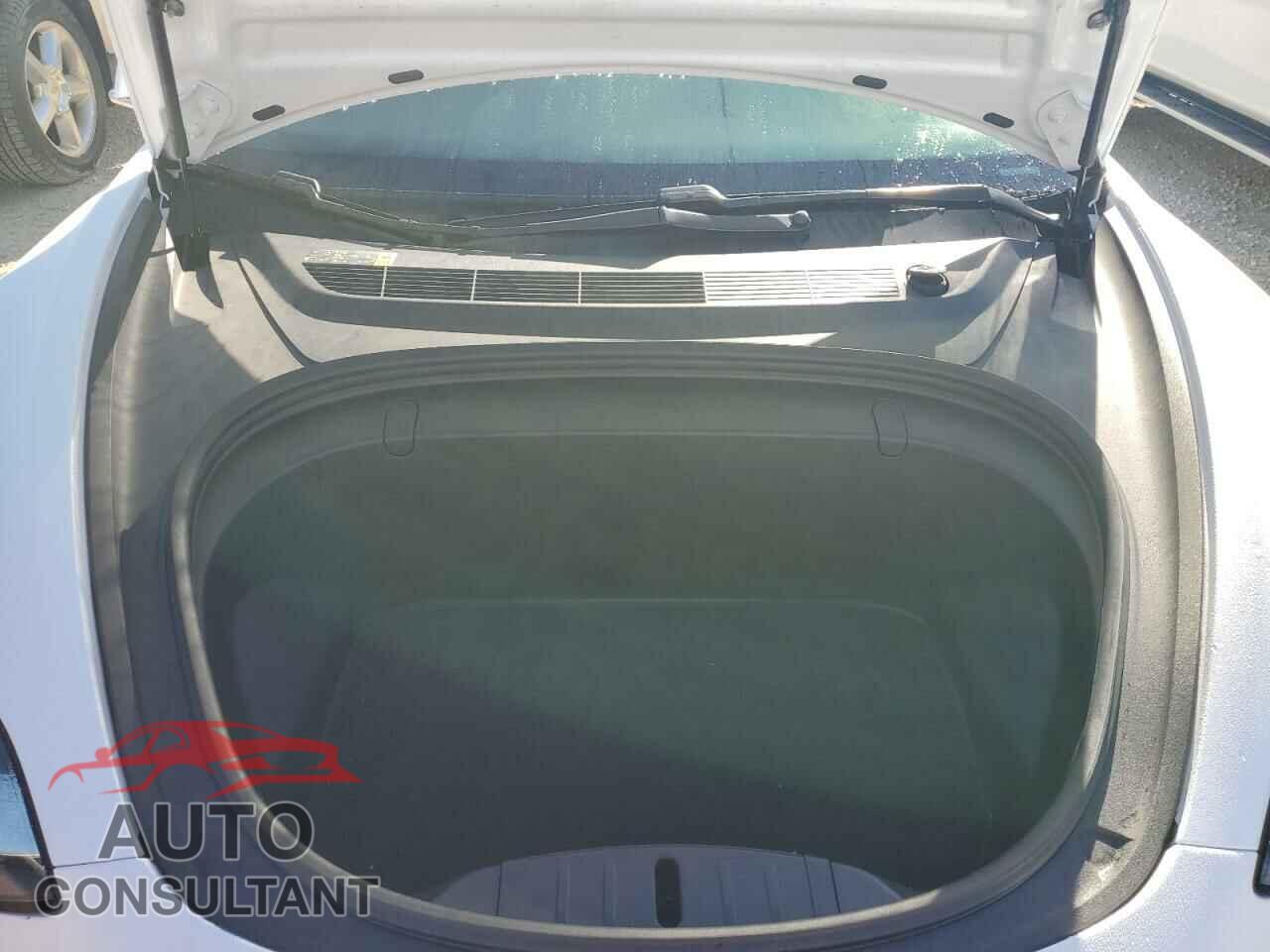 TESLA MODEL 3 2018 - 5YJ3E1EA4JF032233