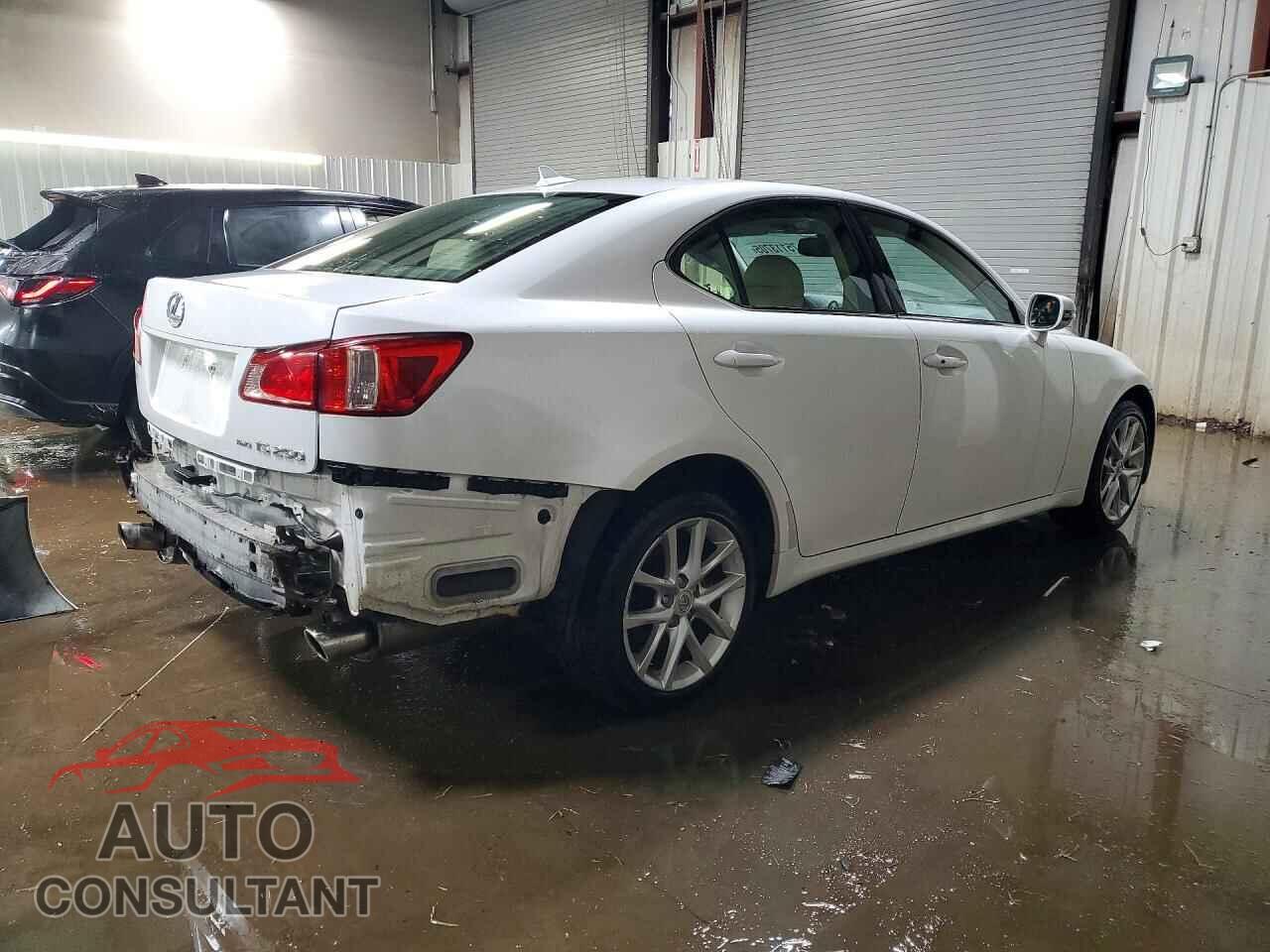LEXUS IS 2011 - JTHCF5C20B5047281