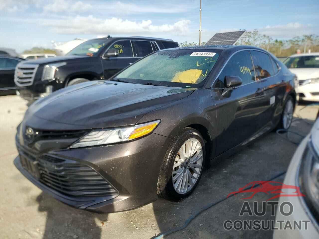 TOYOTA CAMRY 2018 - 4T1B11HK2JU036151