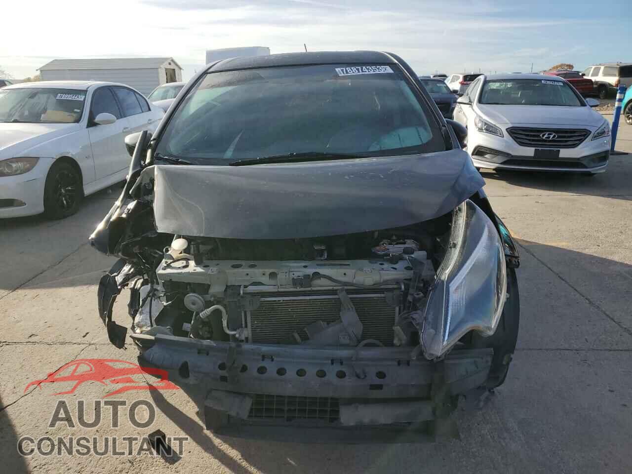 NISSAN VERSA 2018 - 3N1CE2CP7JL352695