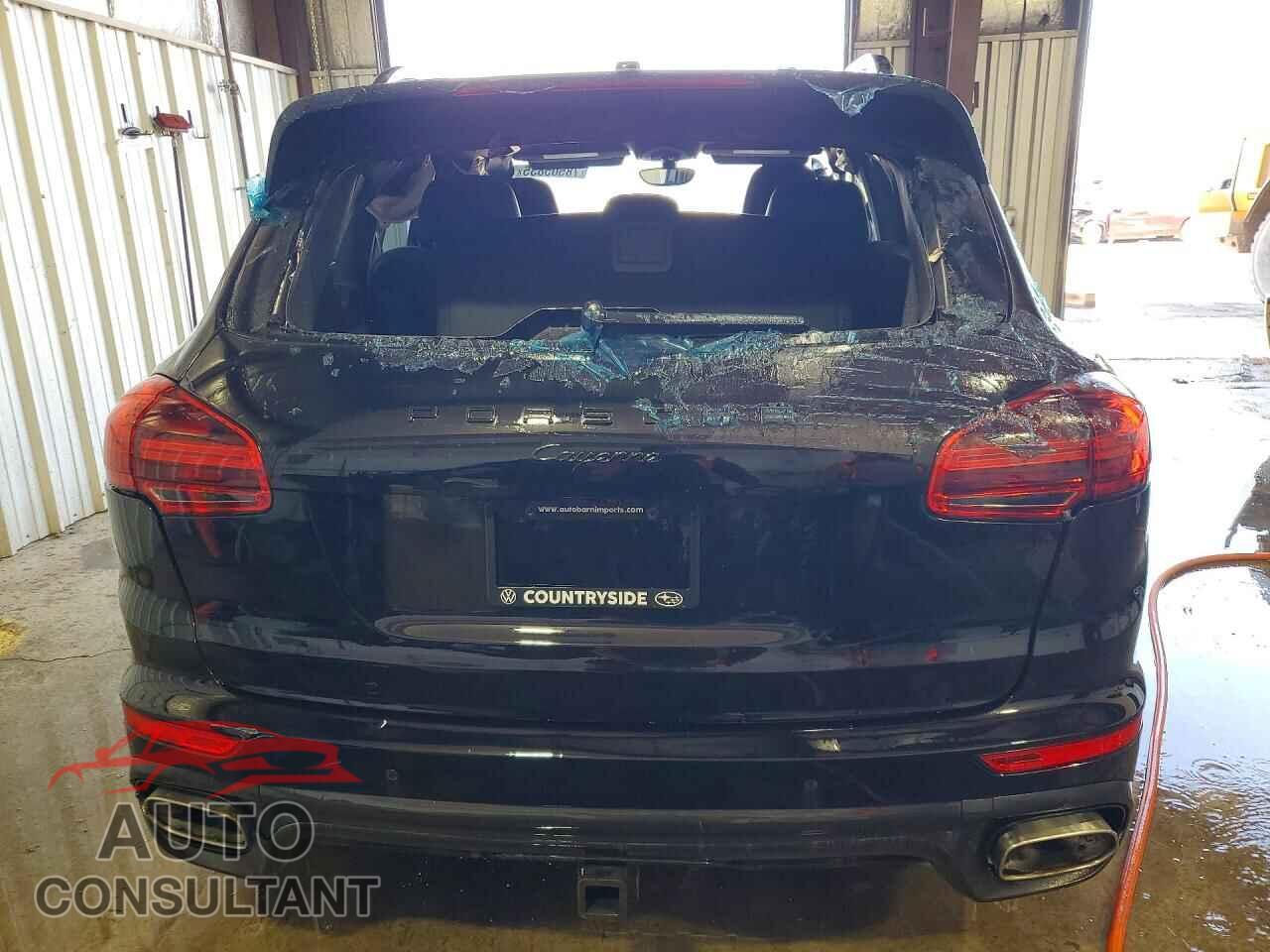 PORSCHE CAYENNE 2018 - WP1AA2A27JKA04550