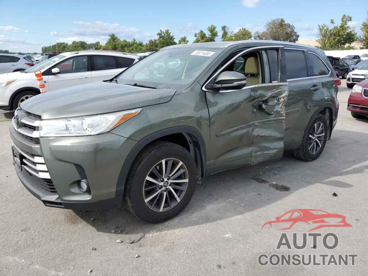 TOYOTA HIGHLANDER 2018 - 5TDJZRFH4JS804778
