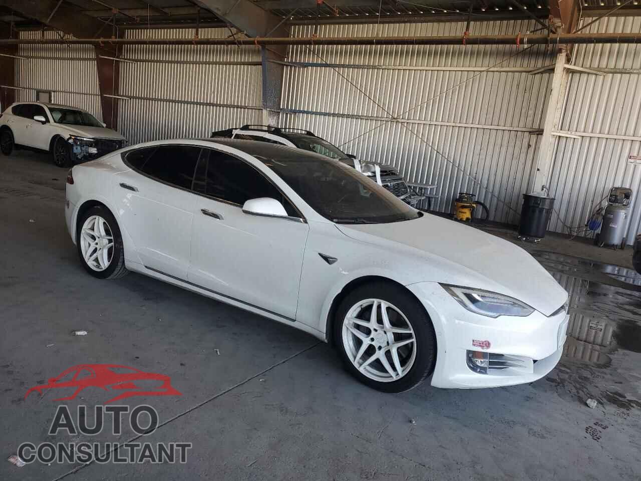 TESLA MODEL S 2018 - 5YJSA1E25JF281267
