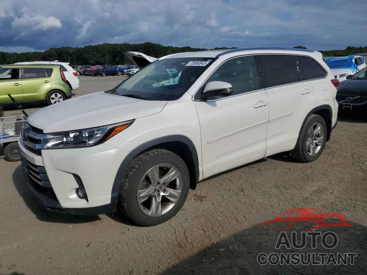 TOYOTA HIGHLANDER 2018 - 5TDDZRFH3JS898553
